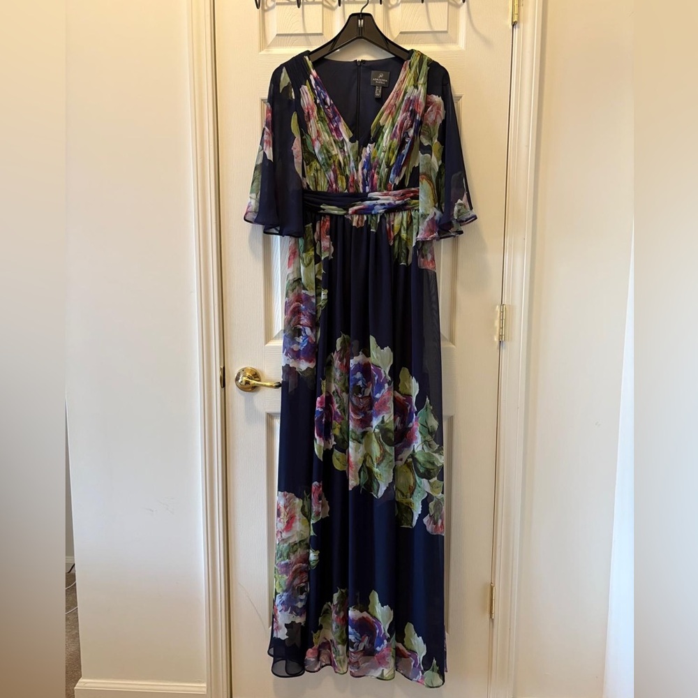 Adrianna Papell Navy Blue evening gown size 2